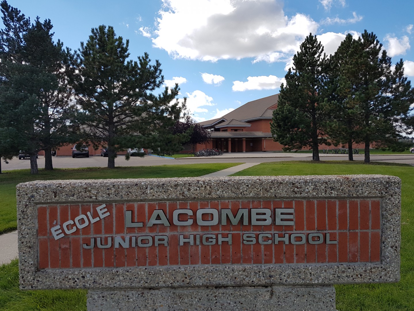 Contact | École Lacombe Junior High School